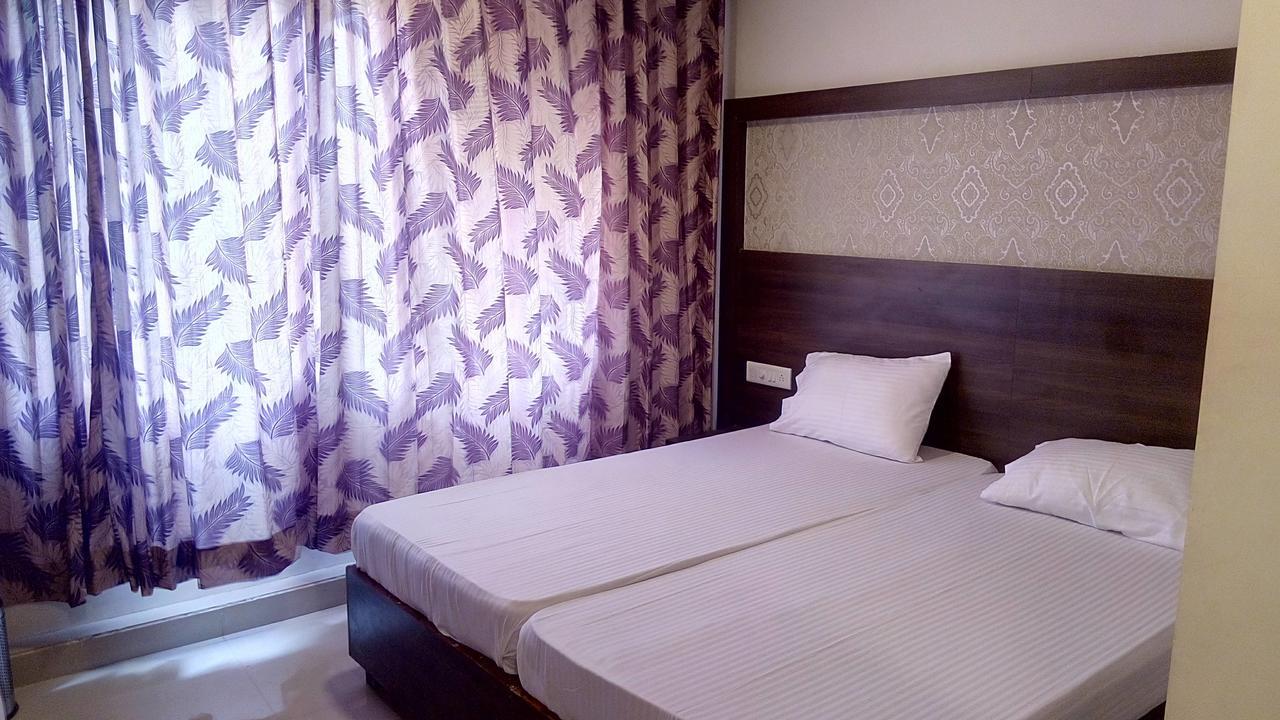 Hotel Veer Residency Панвел Екстериор снимка